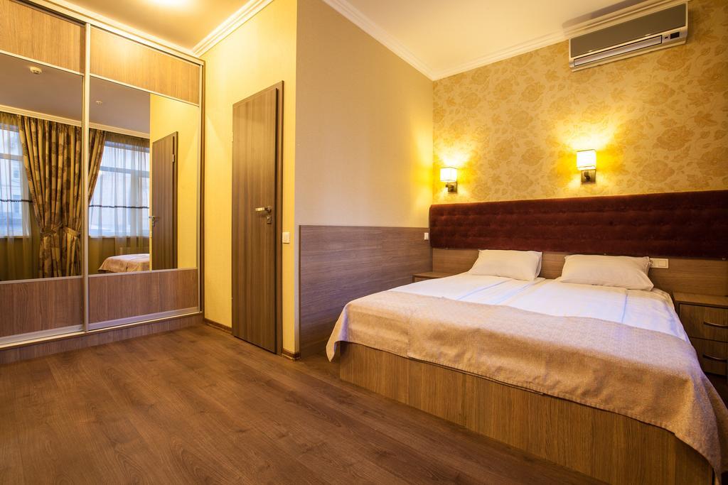 Hotel Classic Kyiv Exterior photo